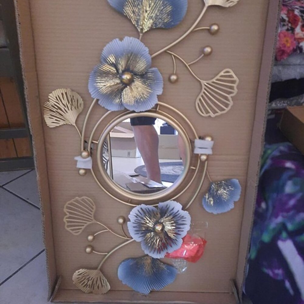 NEW Metal Decorative Wall Mirrors for Living Room, 83 * 48cm - Picture 5 of 8